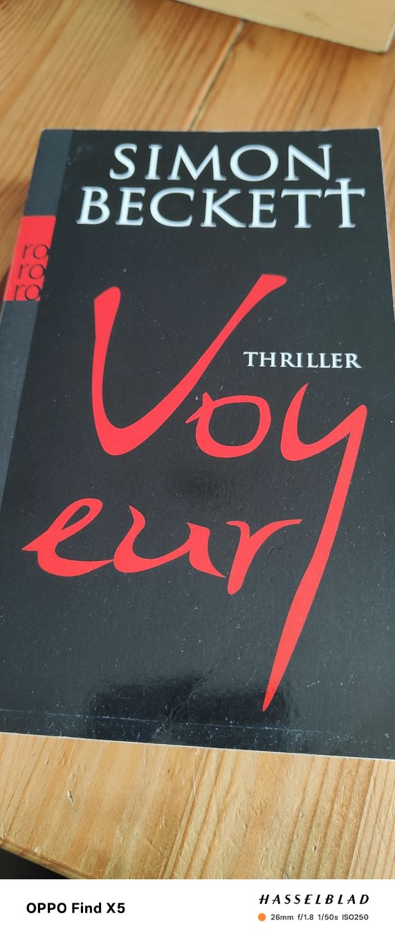 Bücher: Voyeur – Gebraucht aus Volken von katz5