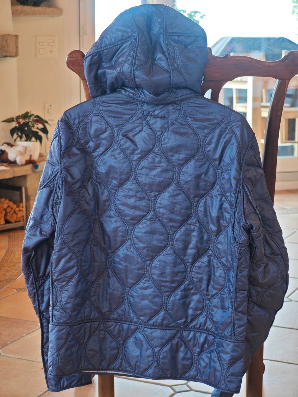 Jet Set Jacken: Jetset Übergangsjacke Grösse 3 Metallic Blau – Gebraucht aus Freienbach von Xyzchristianxyz 2
