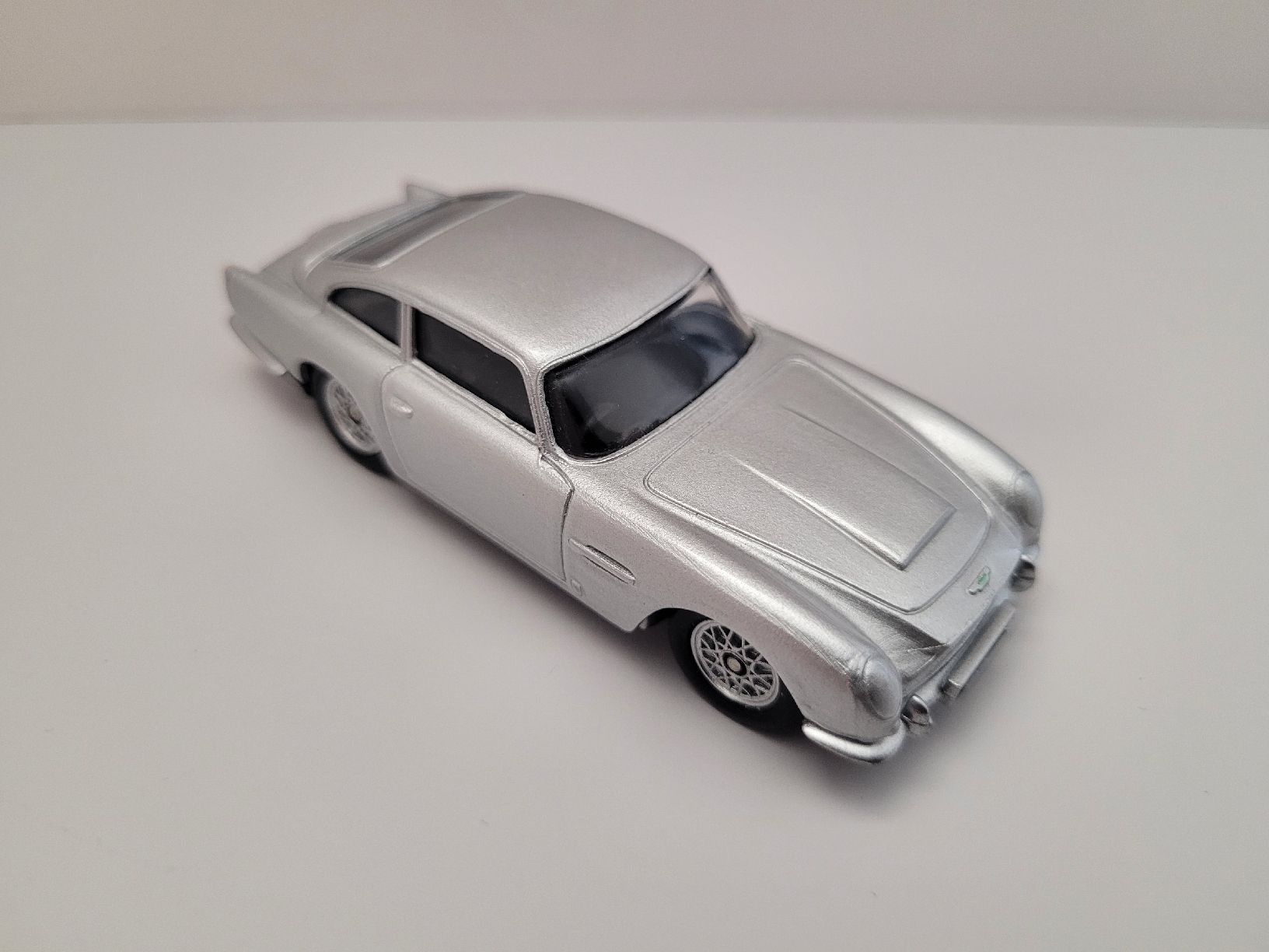 Corgi Toys Modellautos: Aston Martin DB5 (Corgi) – Neu (gemäss Beschreibung) aus Zumikon von tho_9zm8