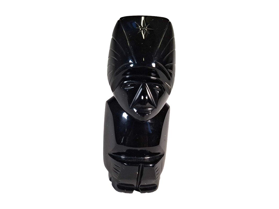 Skulpturen & Statuen: Handgeschnitzte polierte Statuette – Gebraucht aus Wil SG von Restwert_Wil