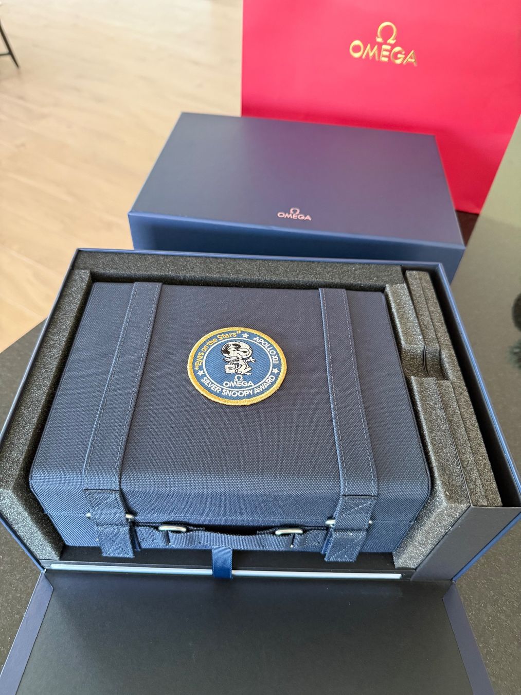 Omega Montres: Omega Speedmaster Silver Snoopy Award – Neuf avec emballage d'origine à Ostermundigen par sal_8fr5 4