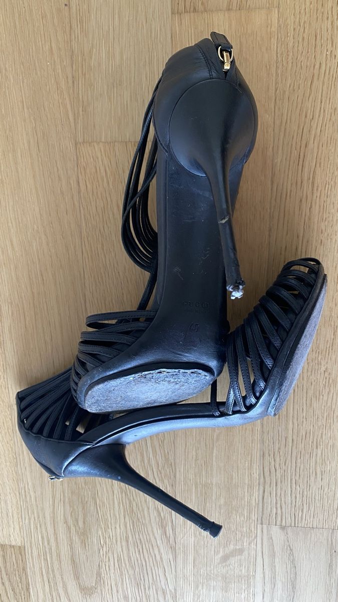 Gucci Scarpe da donna: GUCCI HIGH HEELS BLACK LEATHER STRAPS – Nuovo (secondo la descrizione) da Walchwil venduto da Finibaci 8