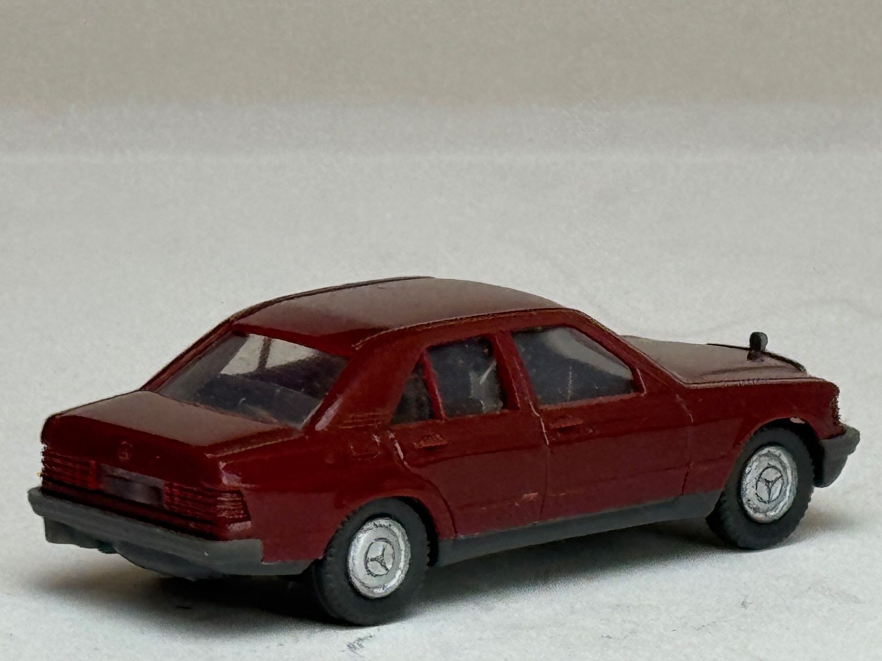 Wiking Modellini d'auto: SG Wiking Mercedes 190 E braunrot – Usato da Elm venduto da Wikmtz 1