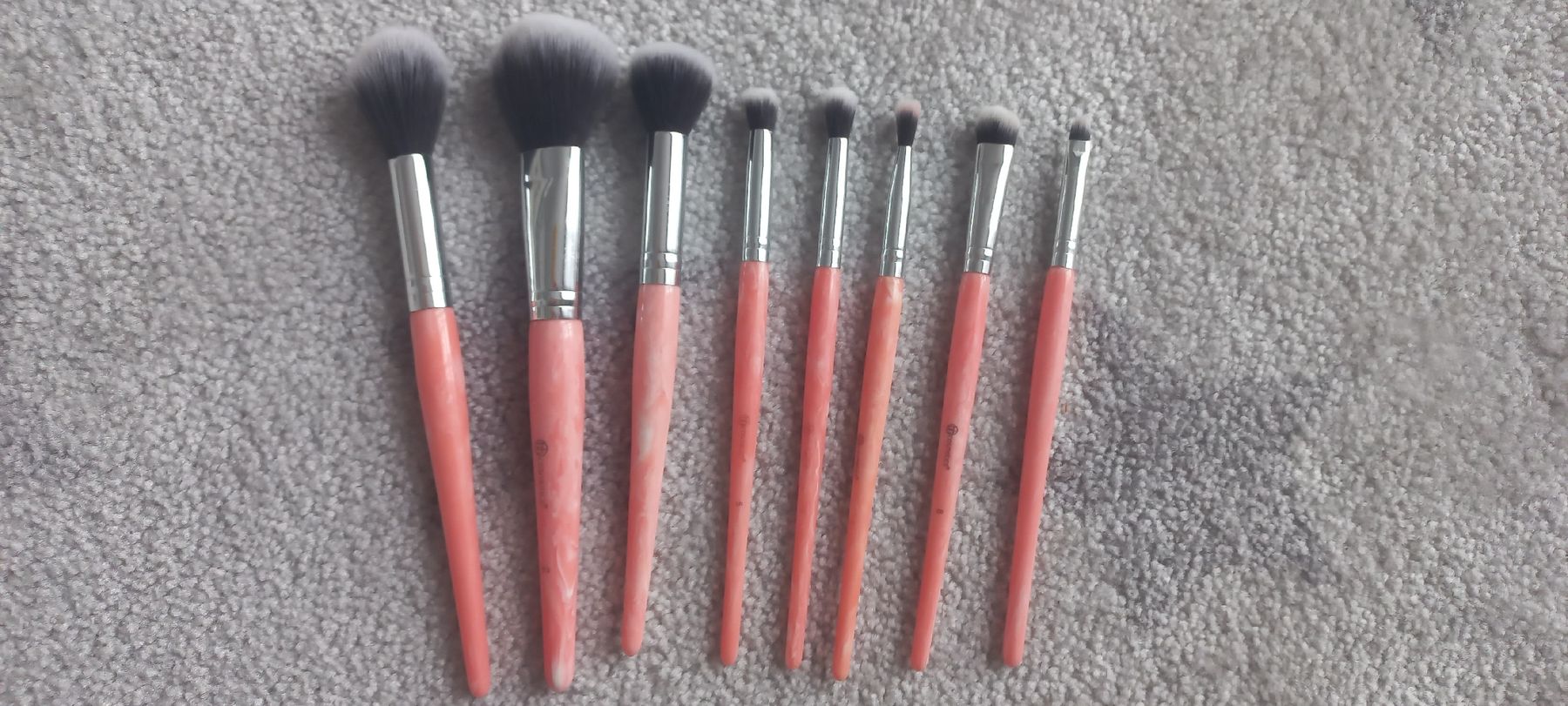 Make-up: bh cosmetics gesichtspinsel set – Usato da Hüttikon venduto da ehro82