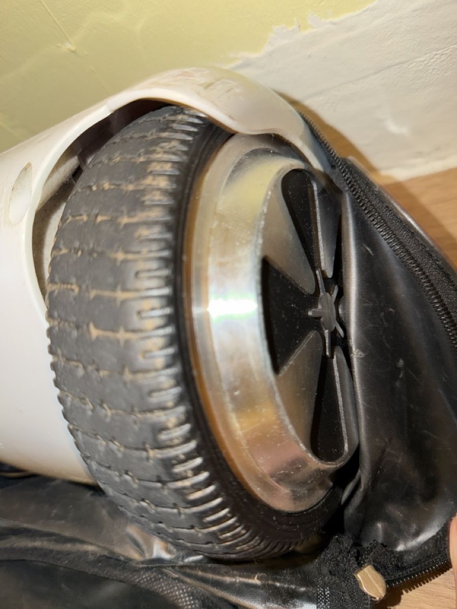 Hoverboards: Hoverboard mit Ladekabel, Tragtasche – D'occasion à Gutenswil par Freetibet1 4