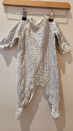 Baby Strampler Petit Bateau Blumenmuster Grösse 50/56