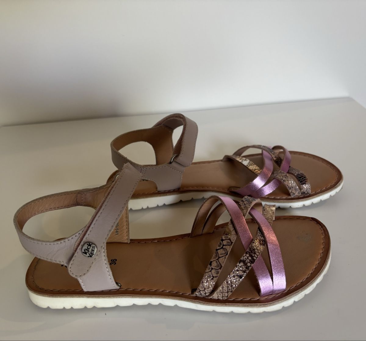 Kickers Chaussures filles: Sandales Kickers roses et dorées taille 36 – Neuf (Voir description) à Bernex par mar_82vn 1