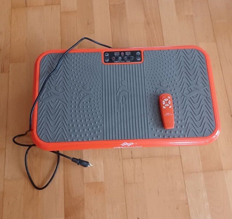 Vibroshaper Hometrainer: Plateforme vibrante VibroShaper avec telecommande bon etat – Usato da Spreitenbach venduto da sah_b9p7