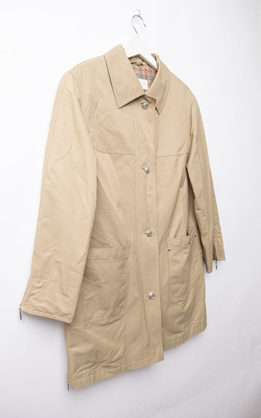 Cappotti: Baronia Trenchcoat - Gr. M – Usato da Illnau venduto da Monkky 4