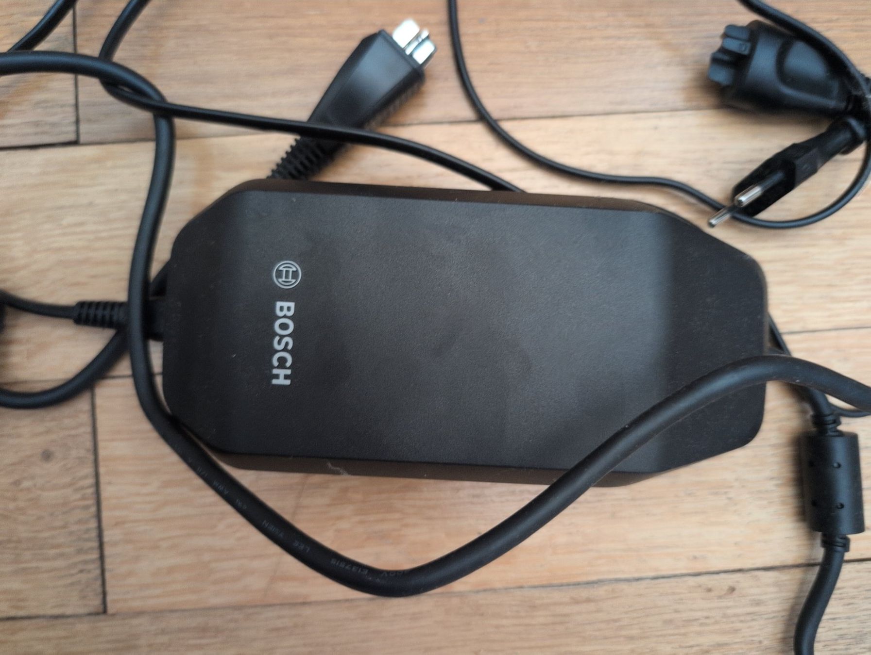 Bosch Chargeurs: Bosch ebike Ladegerät Smart System 4A – D'occasion à Visperterminen par jmvispi