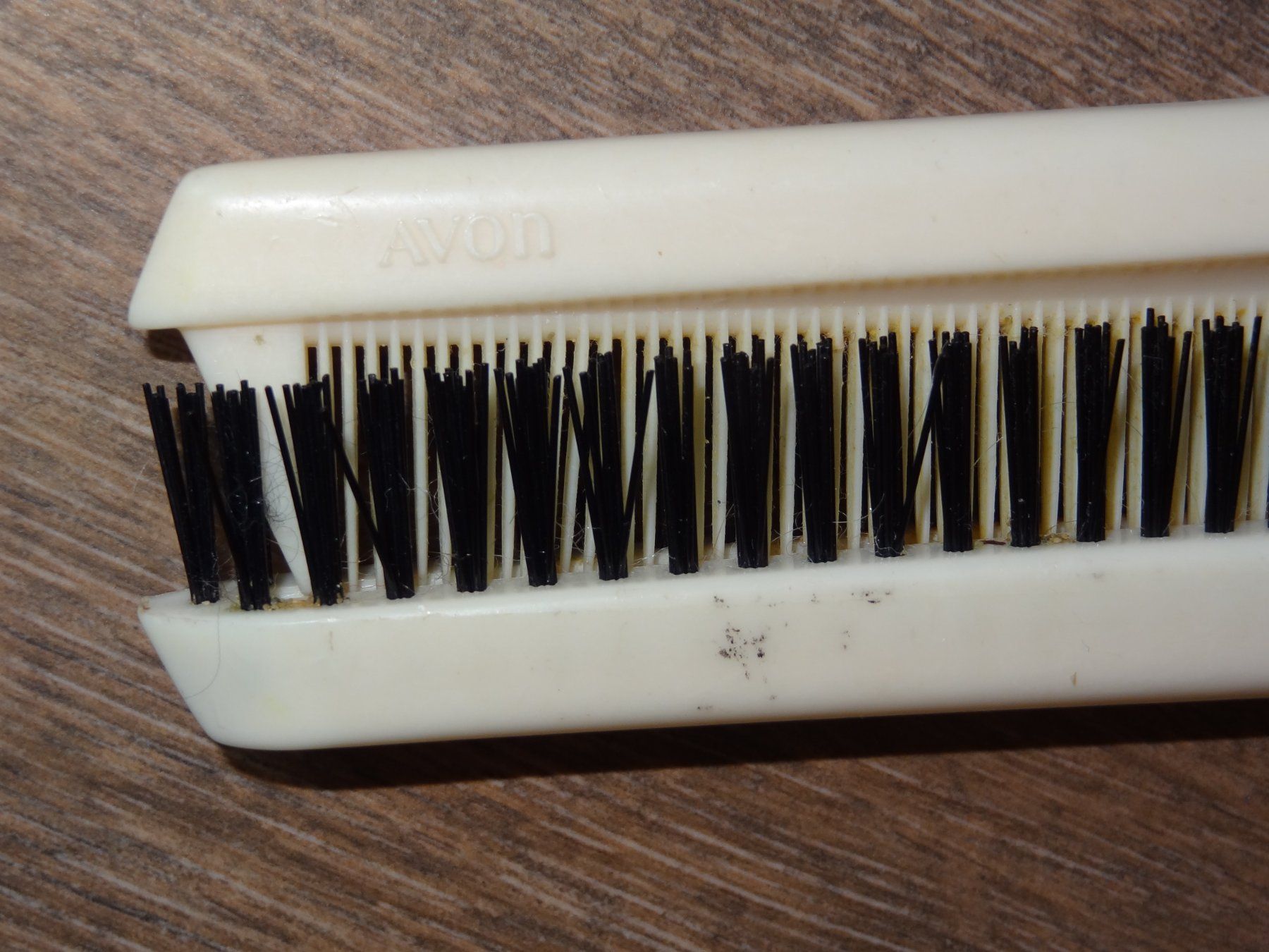 Altro per la cura dei capelli: Brosse à Cheveux Pliante Vintage Avon – Usato da Satigny venduto da salvatore73 1