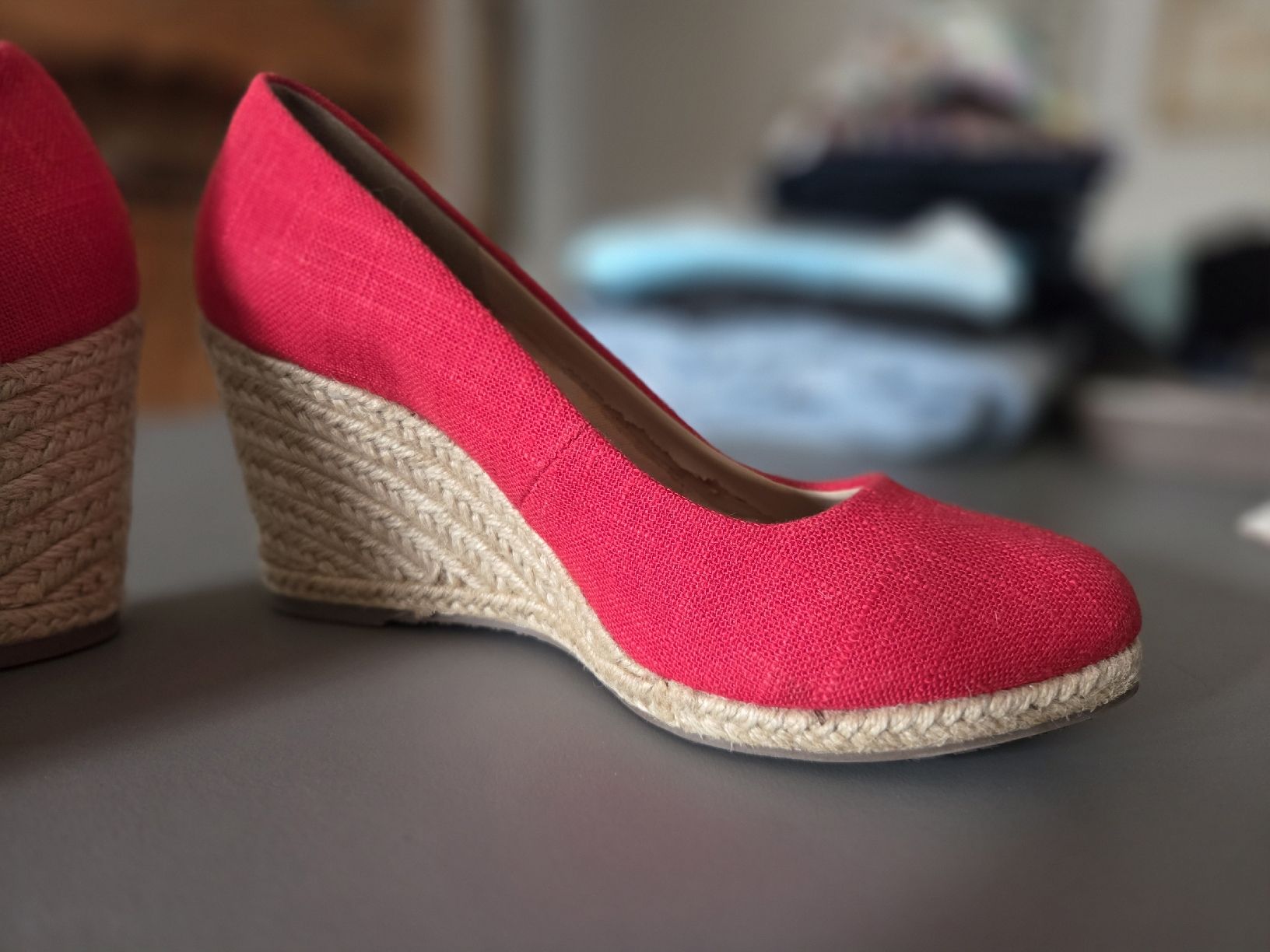 Scarpe da donna: Damenschuhe Keilabsatz rot Grösse 38 – Usato da Hünenberg See venduto da Atsemet 2