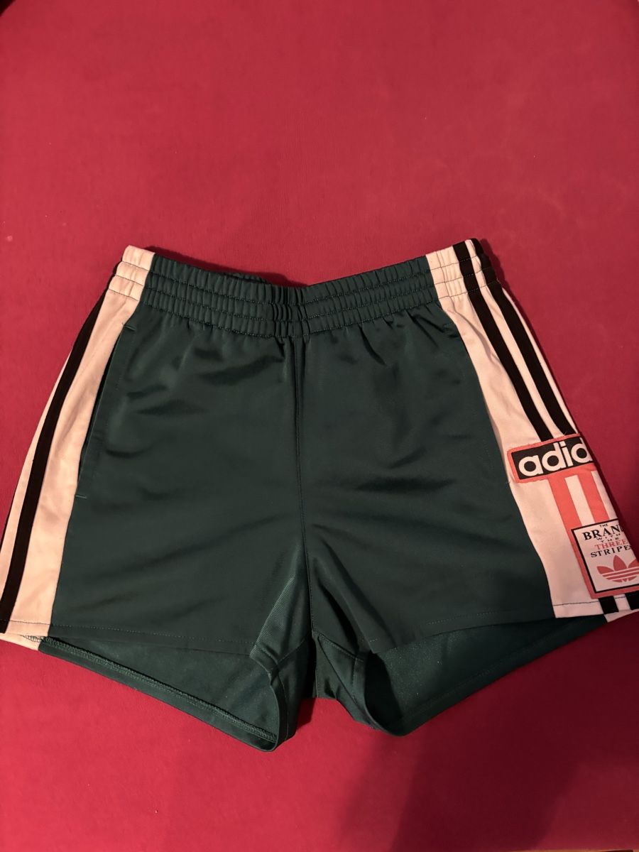 Adidas Pantalons: Adidas Shorts neu, XS/32 – Neuf (Voir description) à Zürich par joe_rsz2