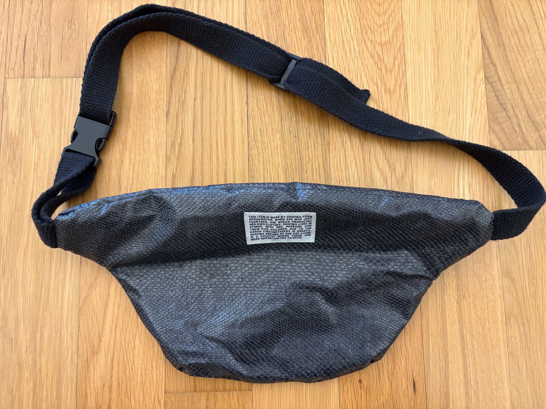 Borse: Glocal Roots - Hip Bag/Bauchtasche Anthrazit/Schlangenprint – Usato da Zürich venduto da cassandra1504 1