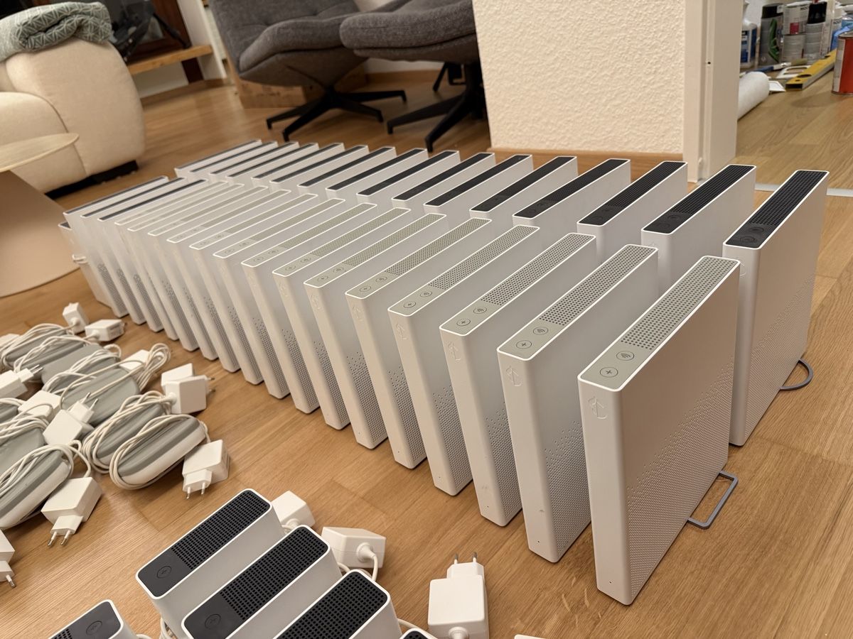 Über 30 Stk. Swisscom Modem Router TV Box WLAN Box 2 Kabel (Gebraucht ...