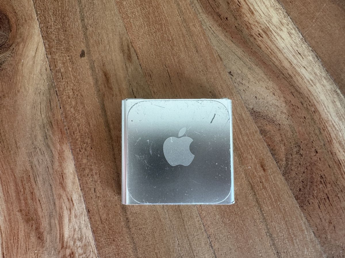 Apple Lettore multimediale portatile: iPod nano 6 Silber 8GB mit Ladekabel  – Usato da St. Gallen venduto da hae_6rmh 4