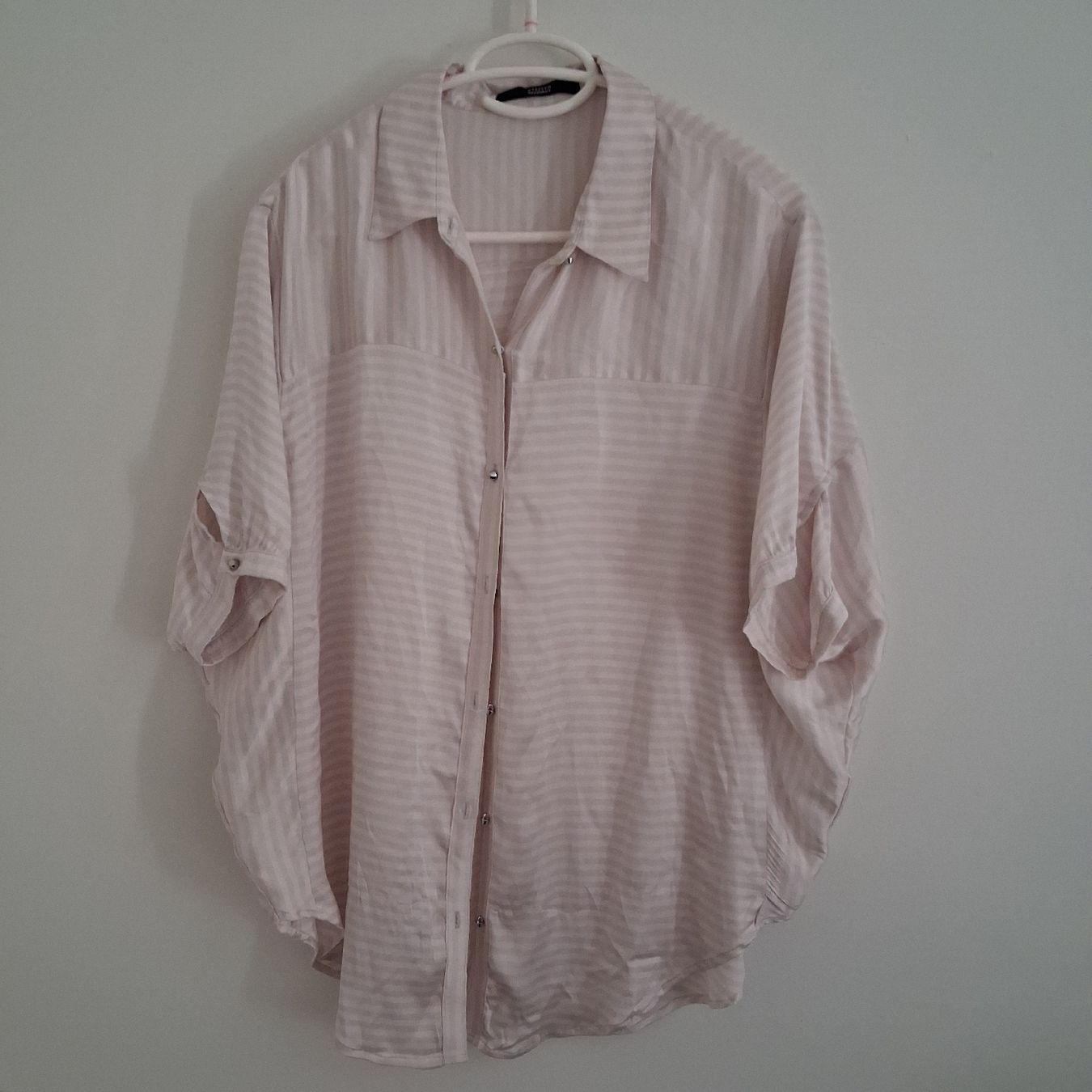 Steffen Schraut Chemisiers: Steffen Schraut silk blouse striped size M oversize – Neuf (Voir description) à Wil SG par tre_g2l7