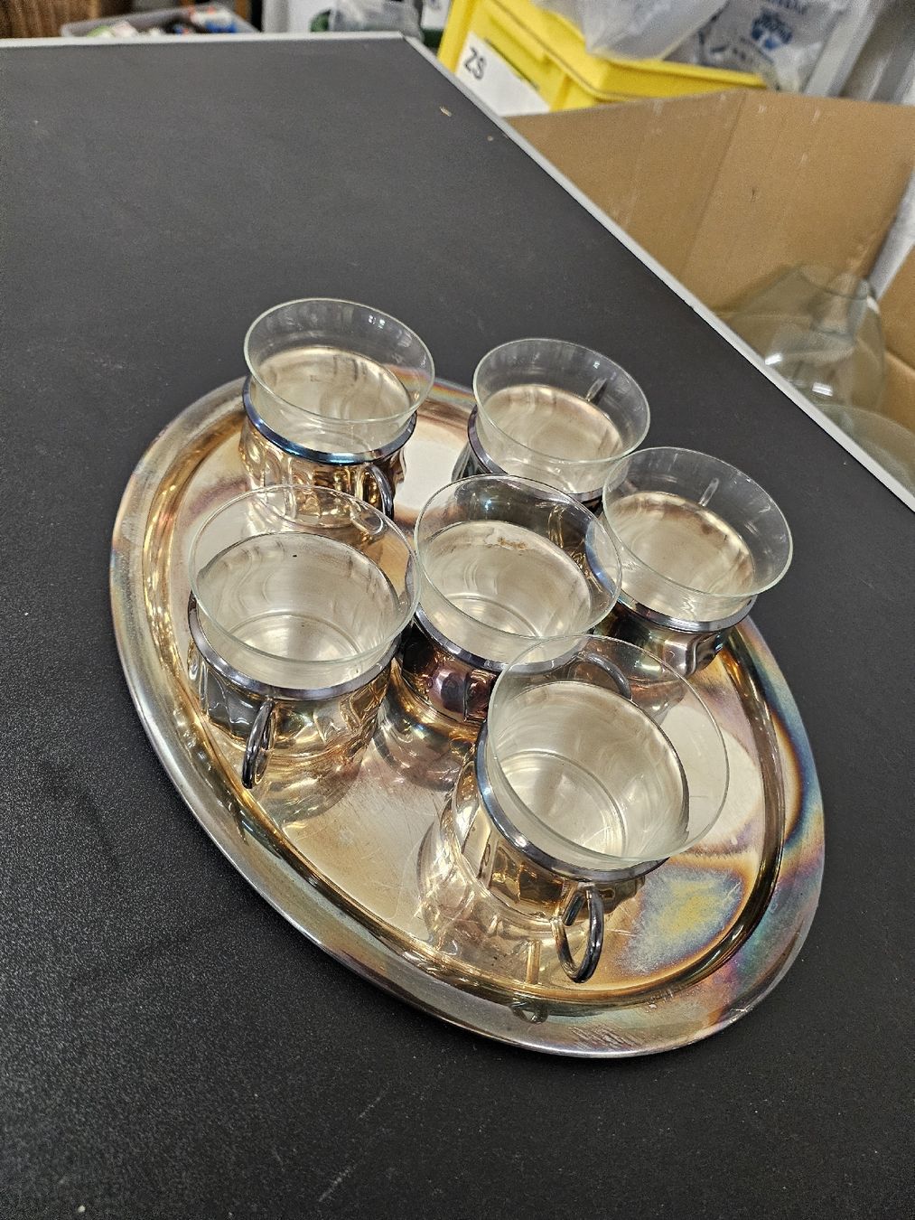 Geschirrsets: Set Gläserträger mit 6 Gläsern und Ablage, Silberoptik – Gebraucht aus St. Gallen von Cocos_Ricardo 2