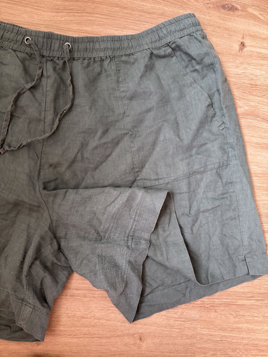 Pantaloni: Short C&A lin vert kaki taille 48 – Usato da Matten b. Interl venduto da AudreyWurges 2