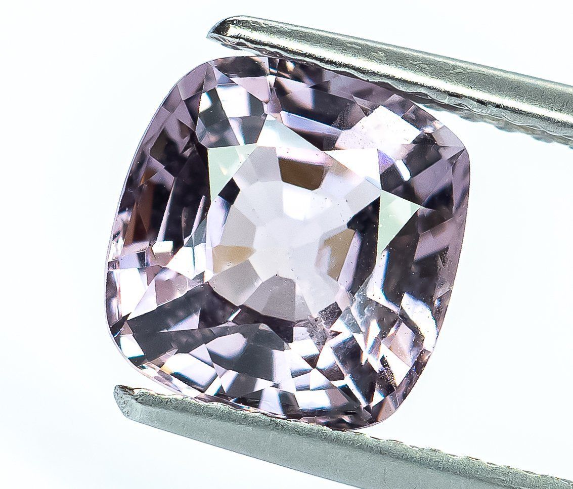 Pietre preziose: Rosa Spinell Edelstein, Top Qualität! 2.37ct – Nuovo e nell'imballaggio originale da Bad Zurzach venduto da Schaeubli-Group 2