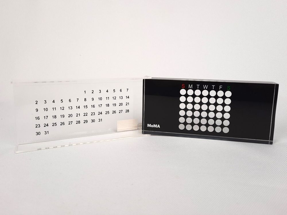 MOMA Acryl schwarzer ewiger Kalender  Kaufen auf Ricardo