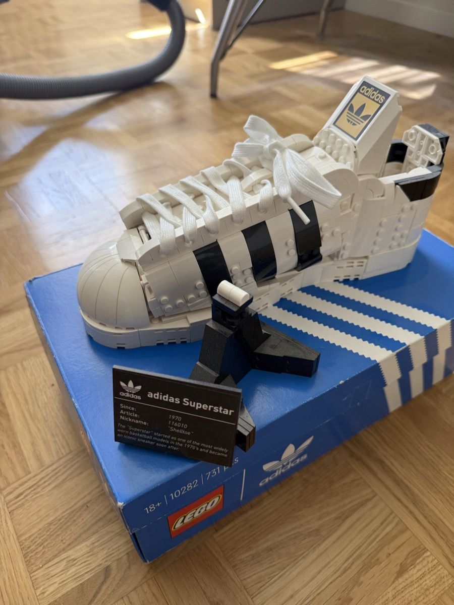Lego Kit di costruzioni: Adidas Superstar Aus Lego – Usato da Solothurn venduto da EmanuelKummer 3