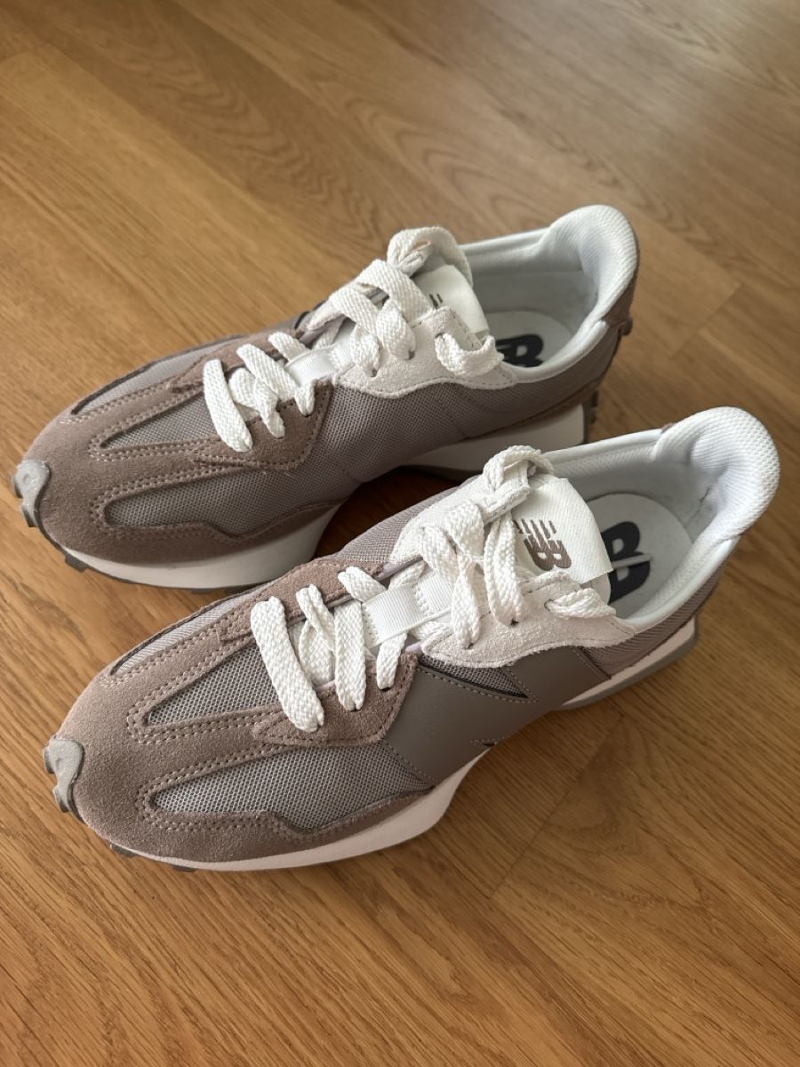 New Balance Scarpe da donna: Sneaker, New Balance 327, Gr 41.5, NEU – Nuovo (secondo la descrizione) da Bonstetten venduto da Tscat