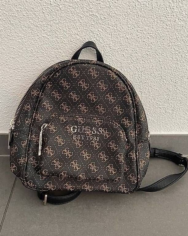 Zaini: Guess Rücksack – Usato da Wettingen venduto da Sinak02
