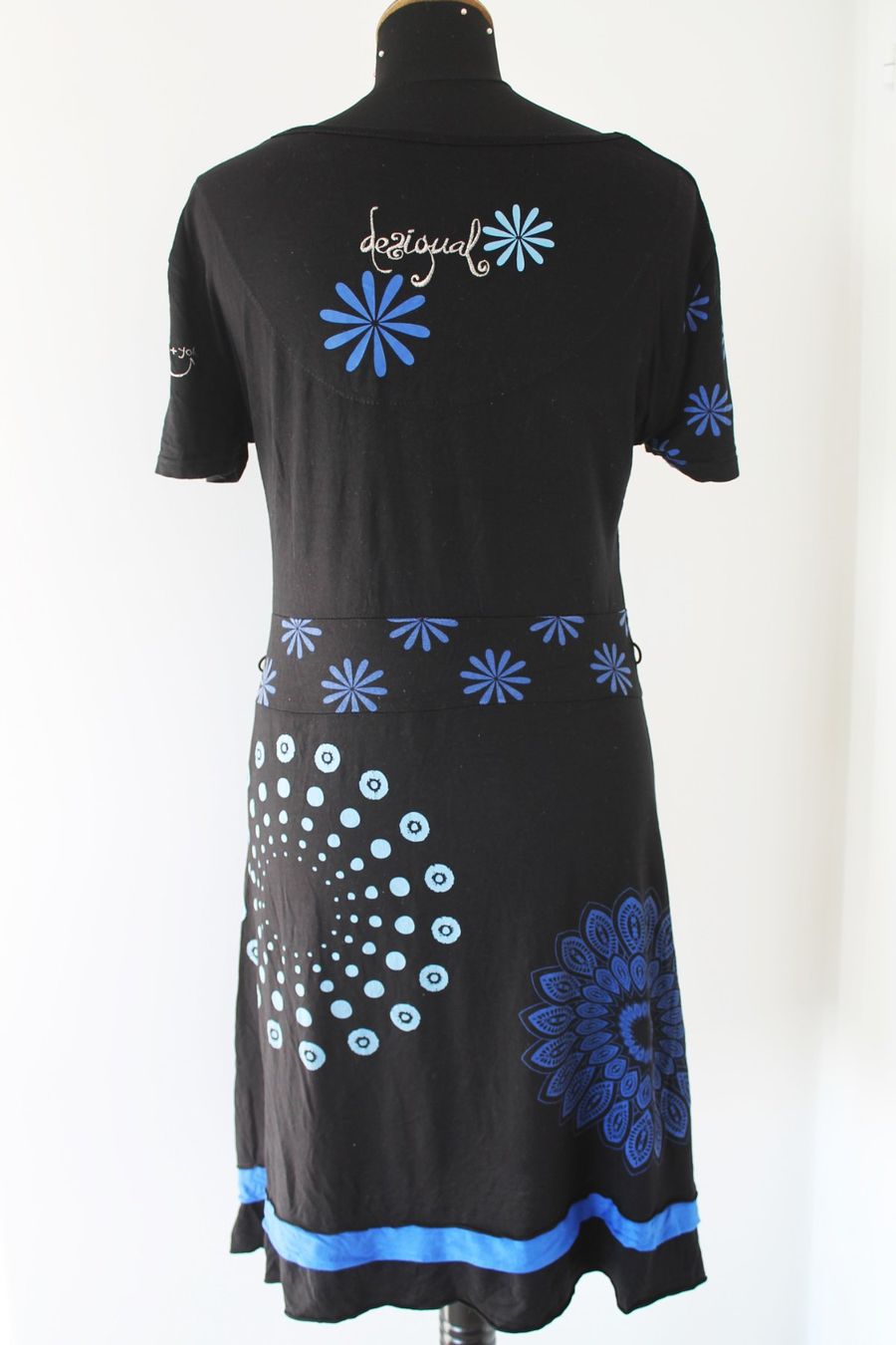 Desigual Vestiti: Robe DESIGUAL taille L – Usato da Chez-le-Bart venduto da jasse 1