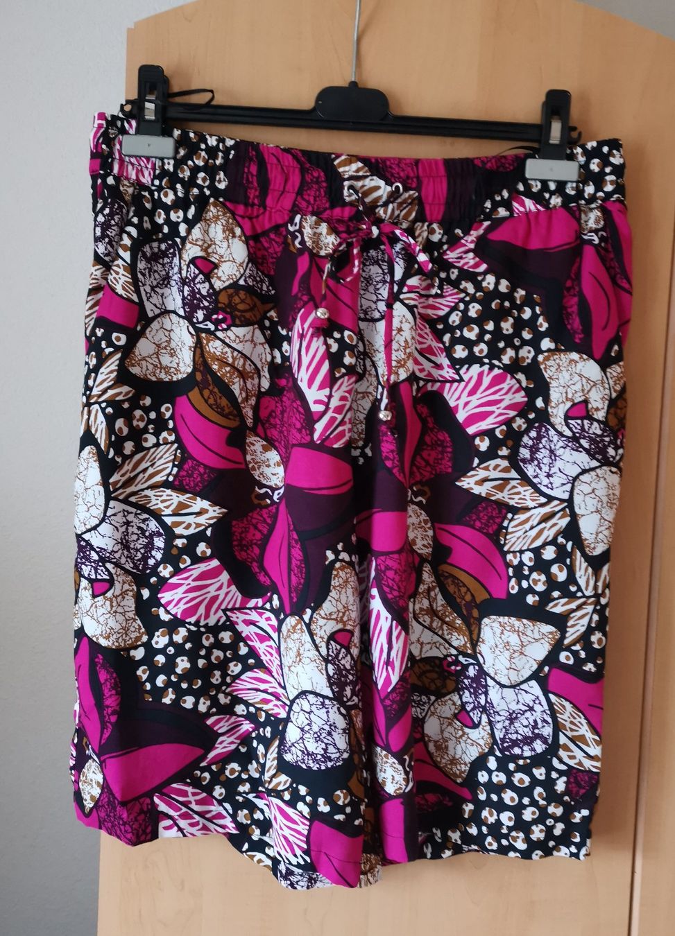 Hosen: Shorts Gr. 42 – Neu (gemäss Beschreibung) aus Dornach von Hei50