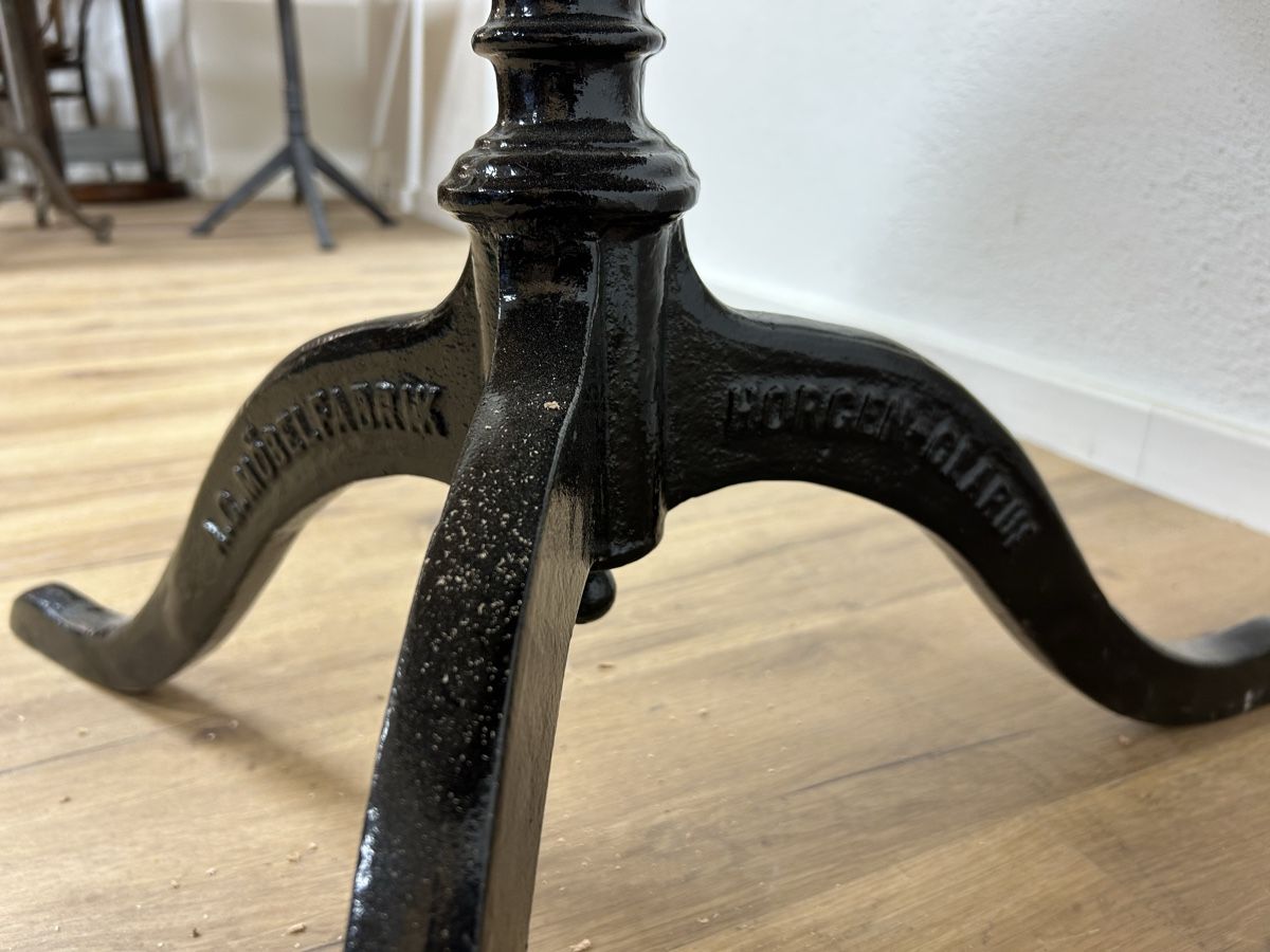 Horgen Glarus Tavoli: Runder Beizentisch Nussbaum (100cm) – Usato da Basel venduto da MoebelSackmann 5