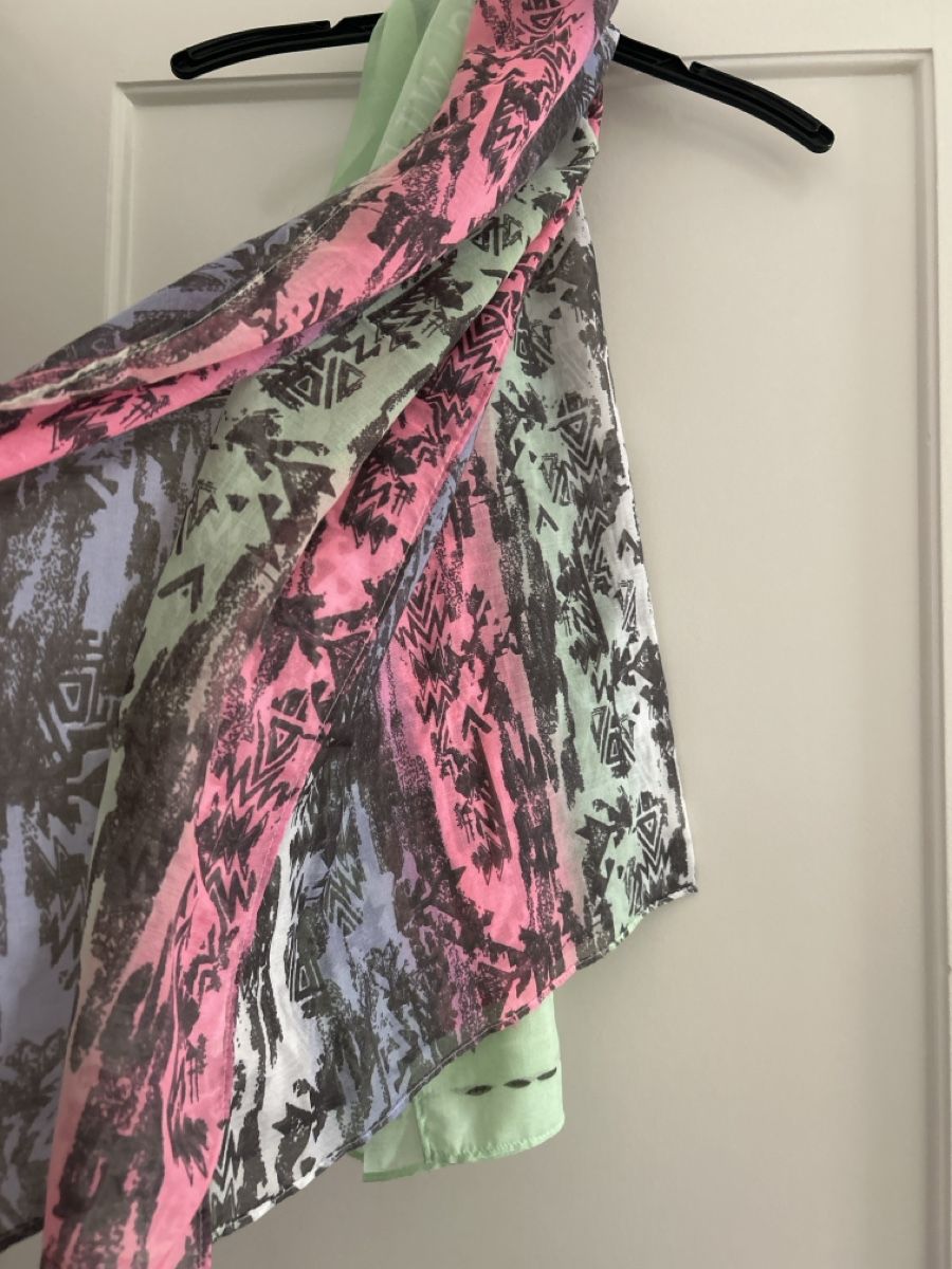 Foulards, Tücher & Schals: Foulard / écharpe verte et rose – Gebraucht aus Savigny von Althea0202 2