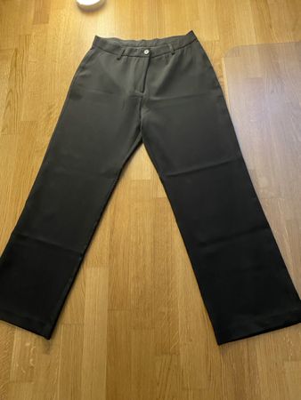 Damen Hose Schwarz Grösse M, guter Zustand