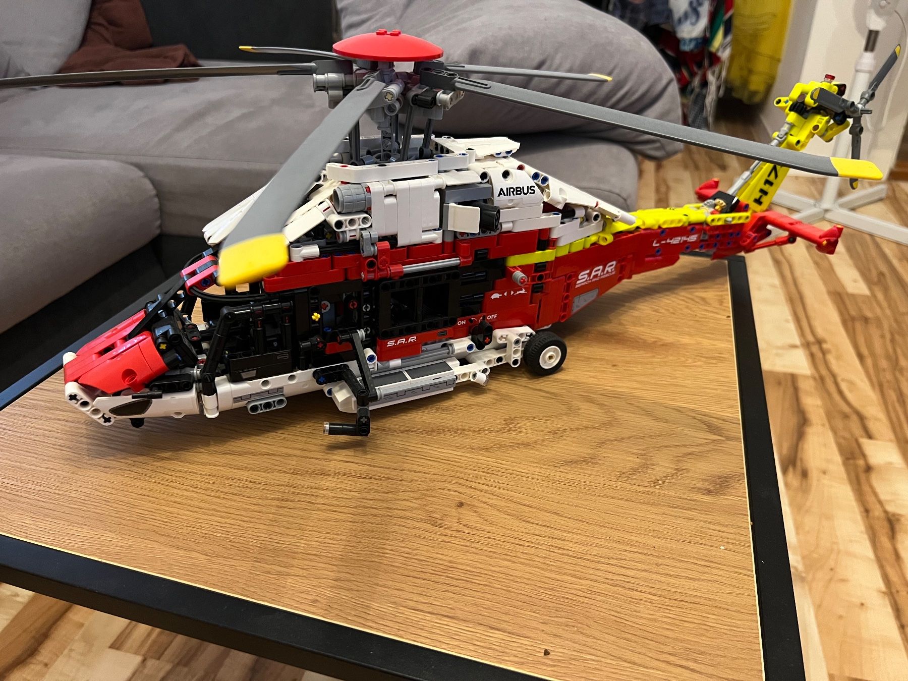 Lego Baukästen: Lego Technic Set 42145 – Gebraucht aus Pfäffikon SZ von ste_j58w