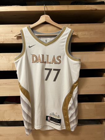 Dallas Mavericks Luka Doncic Trikot