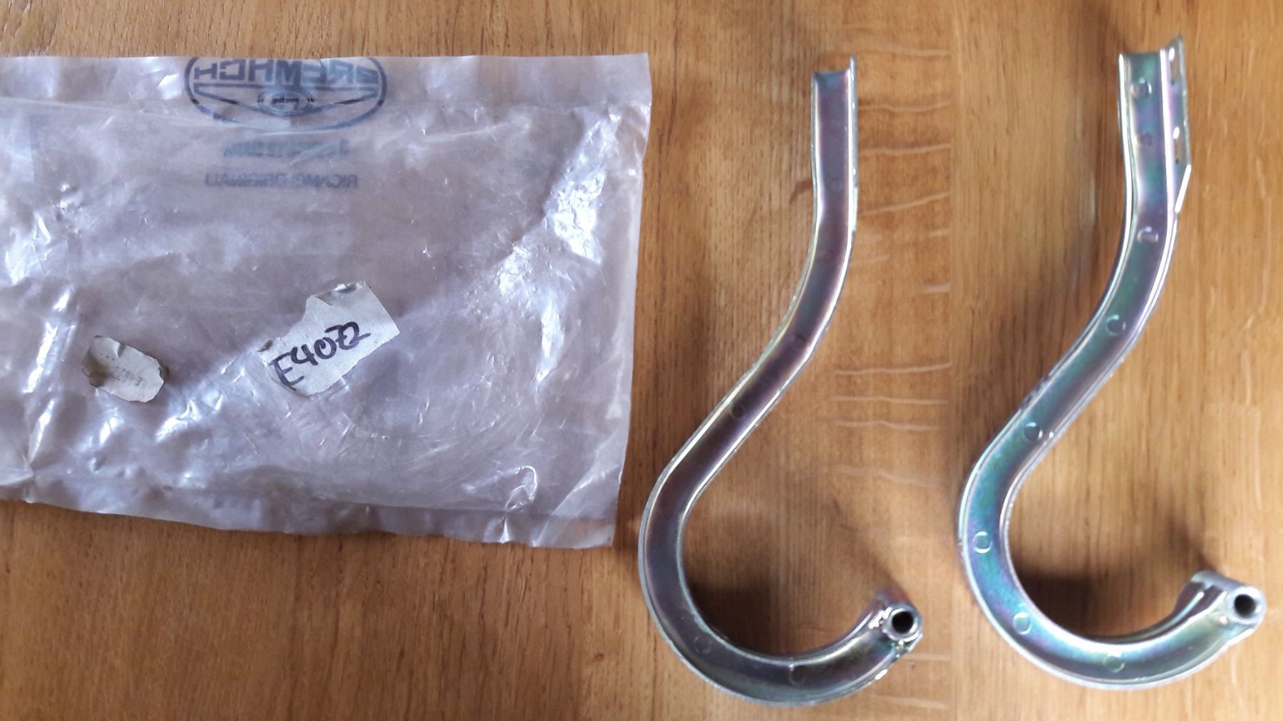 Tutti i ricambio: BREMACH Charnières du capot – Nuovo e nell'imballaggio originale da Courfaivre venduto da silberschnee