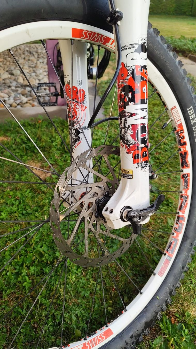 Commencal Vélos: Downhill Commencal – D'occasion à Dietikon par Aro79 2