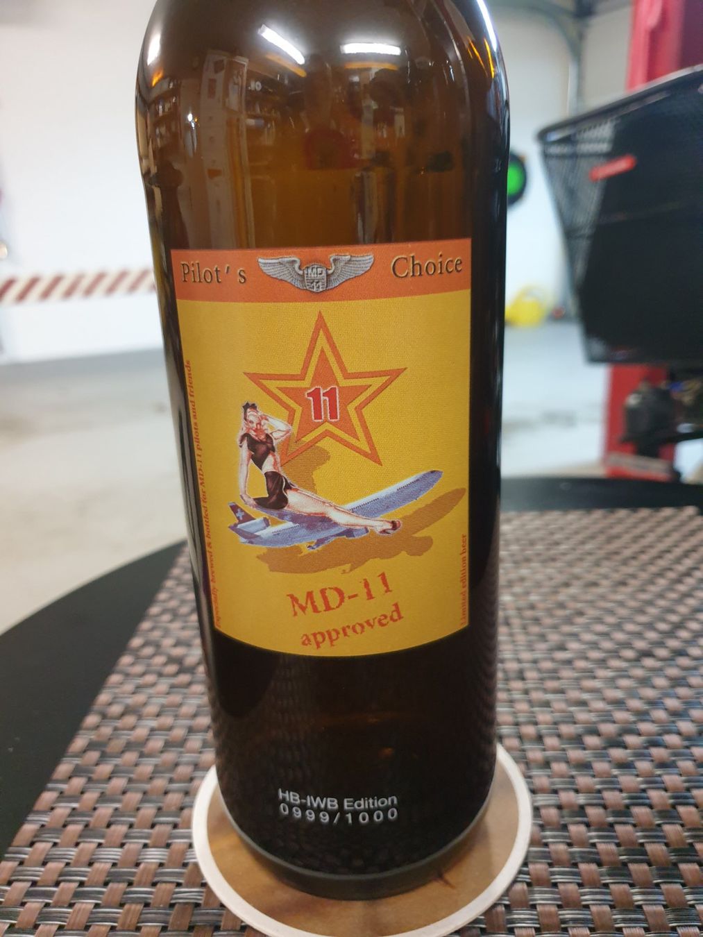 Bicchieri, Caraffe & Bottiglie: 4 Swissair MD 11 Edition Bierflaschen. – Usato da Uhwiesen venduto da Nyffi03 3