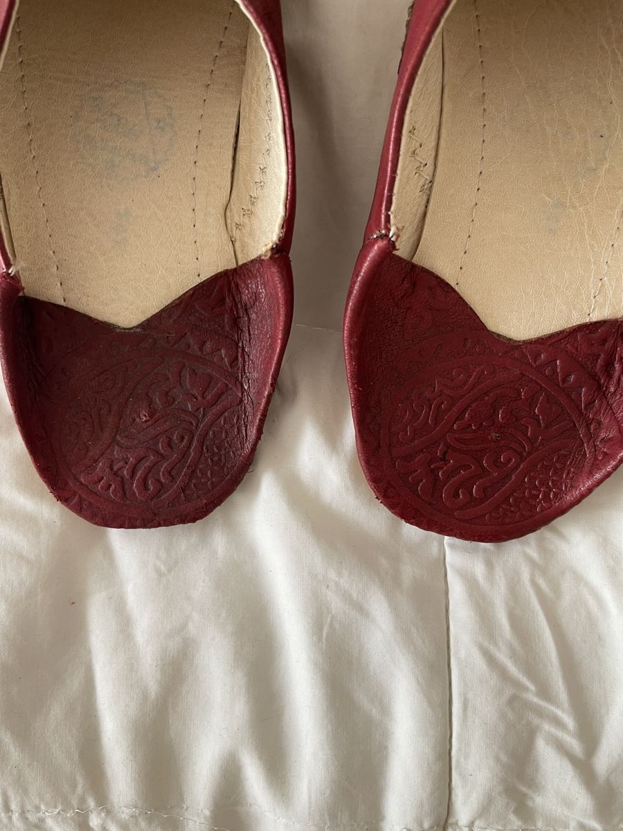 Scarpe da donna: Lederslipper weinrot mit Herzchen Gr. 38 – Nuovo e nell'imballaggio originale da Birr venduto da Elines 1