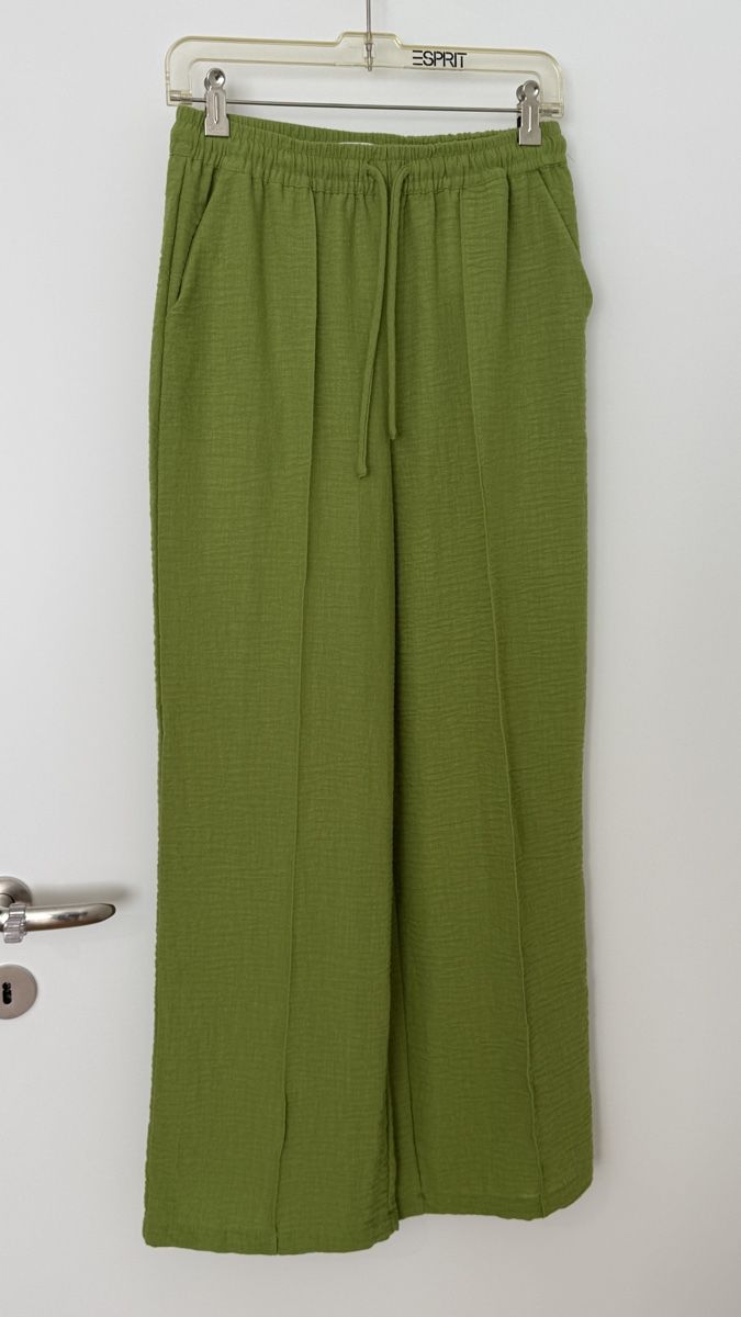 Pantaloni: Damenhose OBJECT grün 36 neuwertig – Usato da Liestal venduto da kurz.weilig