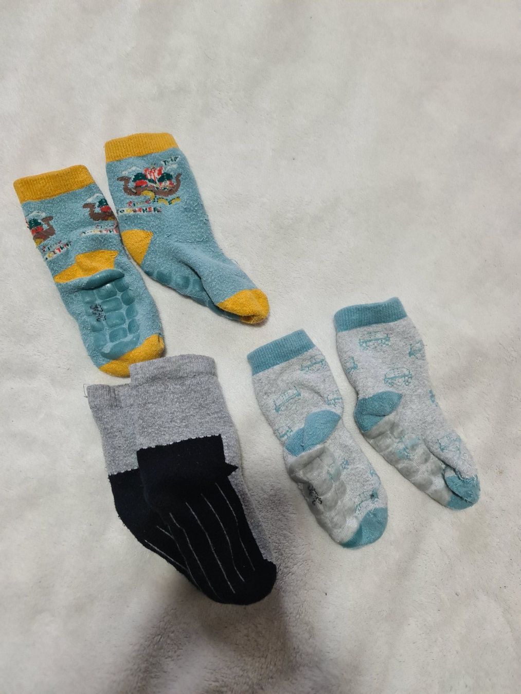 Calze per bambini: Chaussettes 3 paires taille 23-26 – Usato da Orbe venduto da wulfnacht