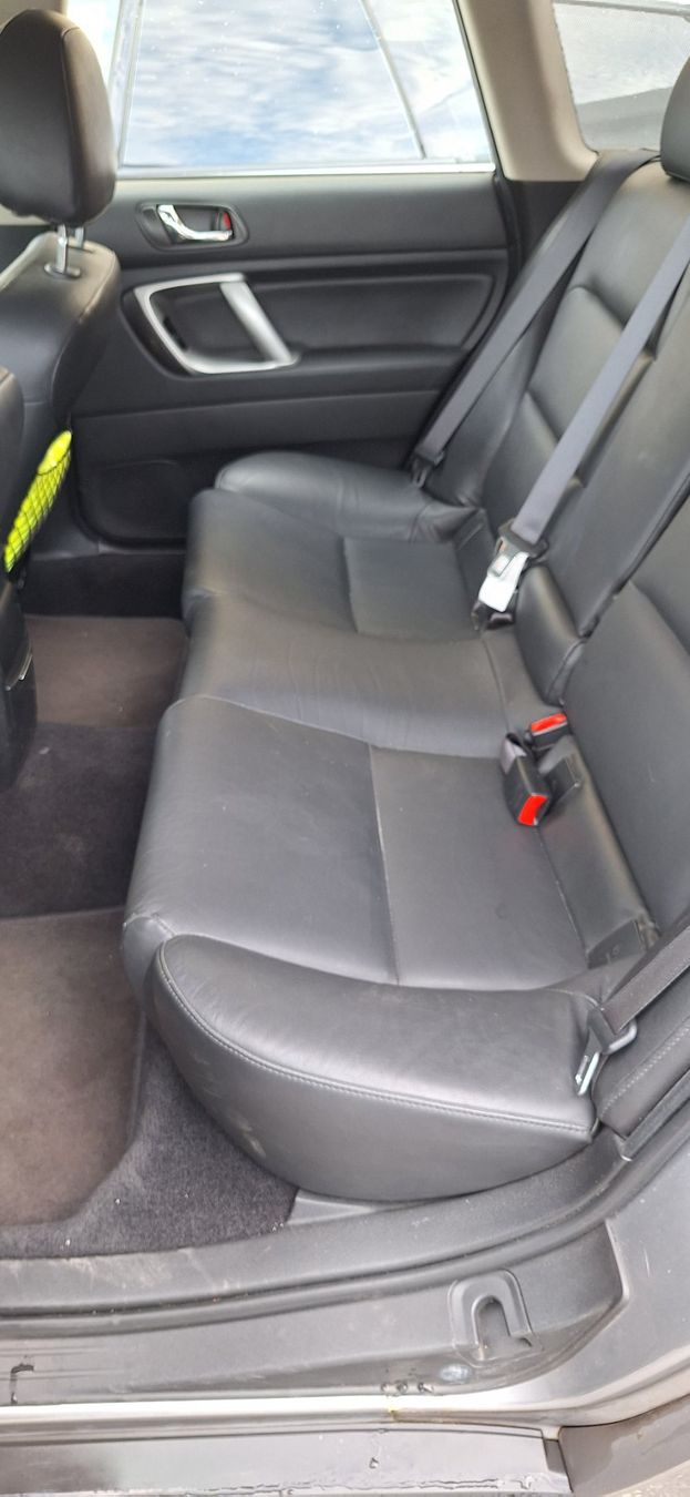 Subaru Autos: Outback 2.0 Diesel 2008 – D'occasion à Sevelen par StalkeronPaws 6