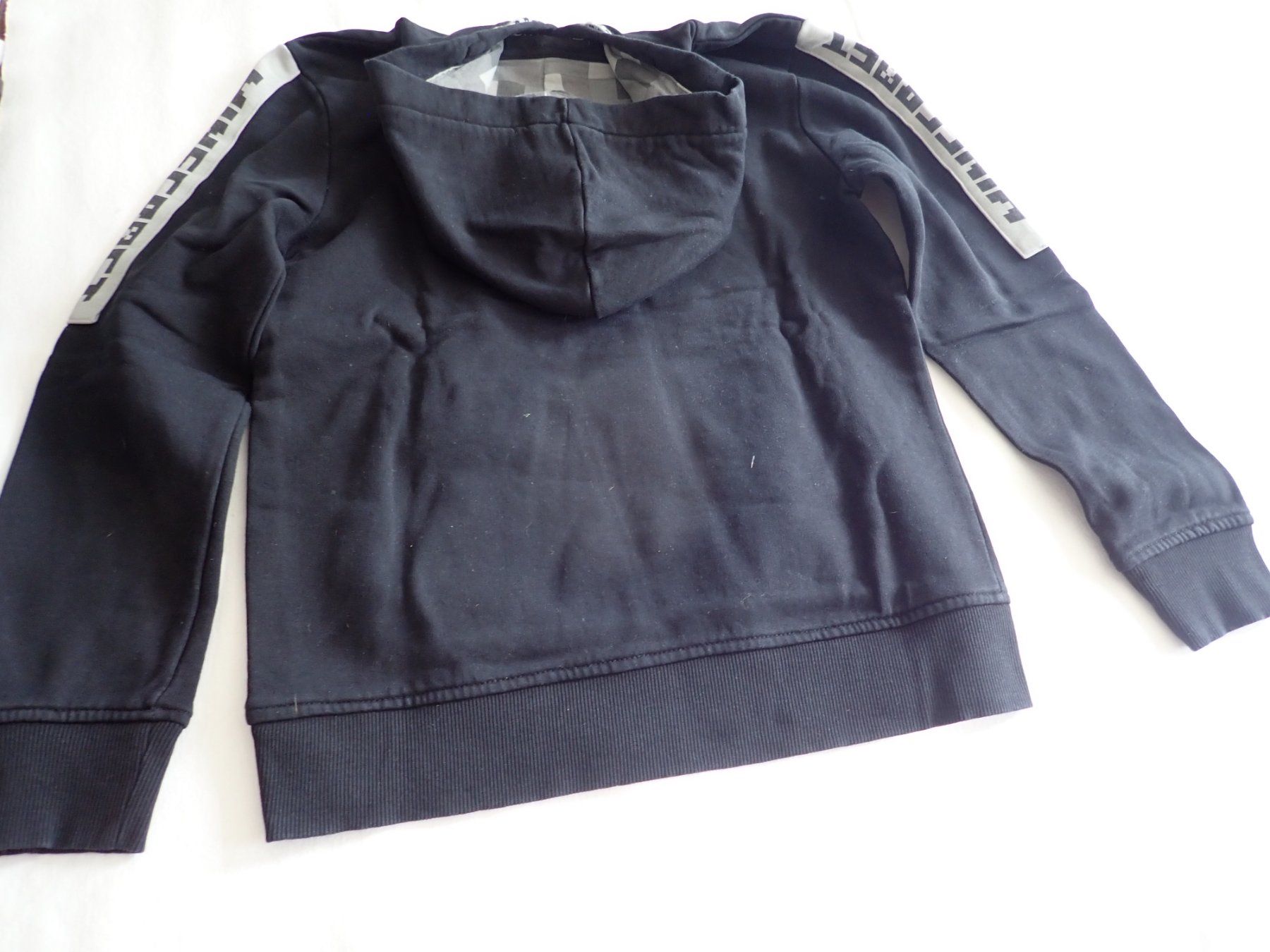 Pulls et sweat-shirts: Pull à capuche 146/152 – Neuf (Voir description) à Petit-Lancy par camping_car 3