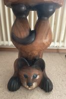 Beistelltisch aus massivem Holz in braun - Katze