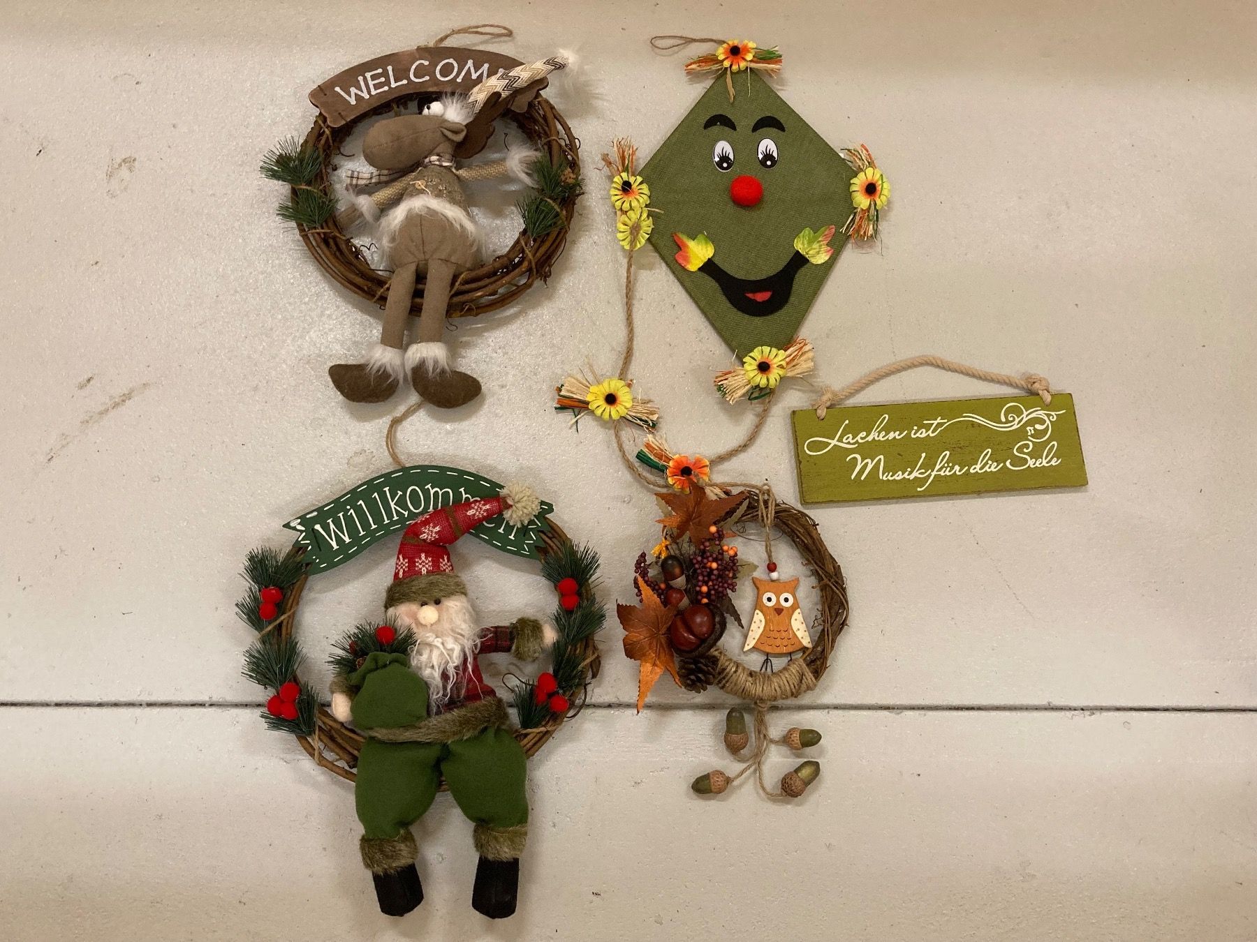 Tutte le decorazioni: Deko set für Tür oder Wand – Usato da Brütten venduto da voene77