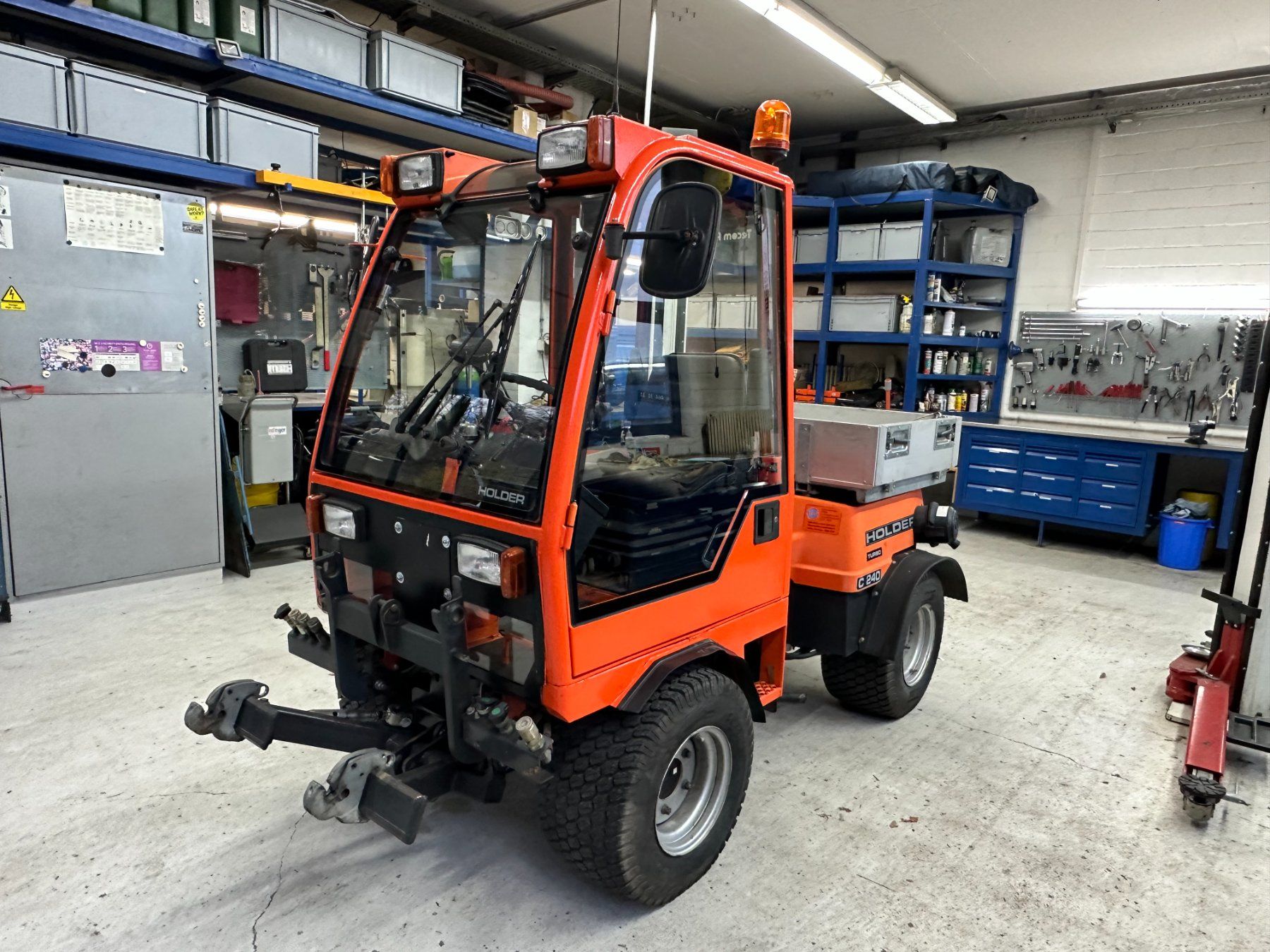 Holder Trattori: Traktor Holder C 2.40 mit Alubrücke – Usato da Hermetschwil-Staff venduto da Cdauto