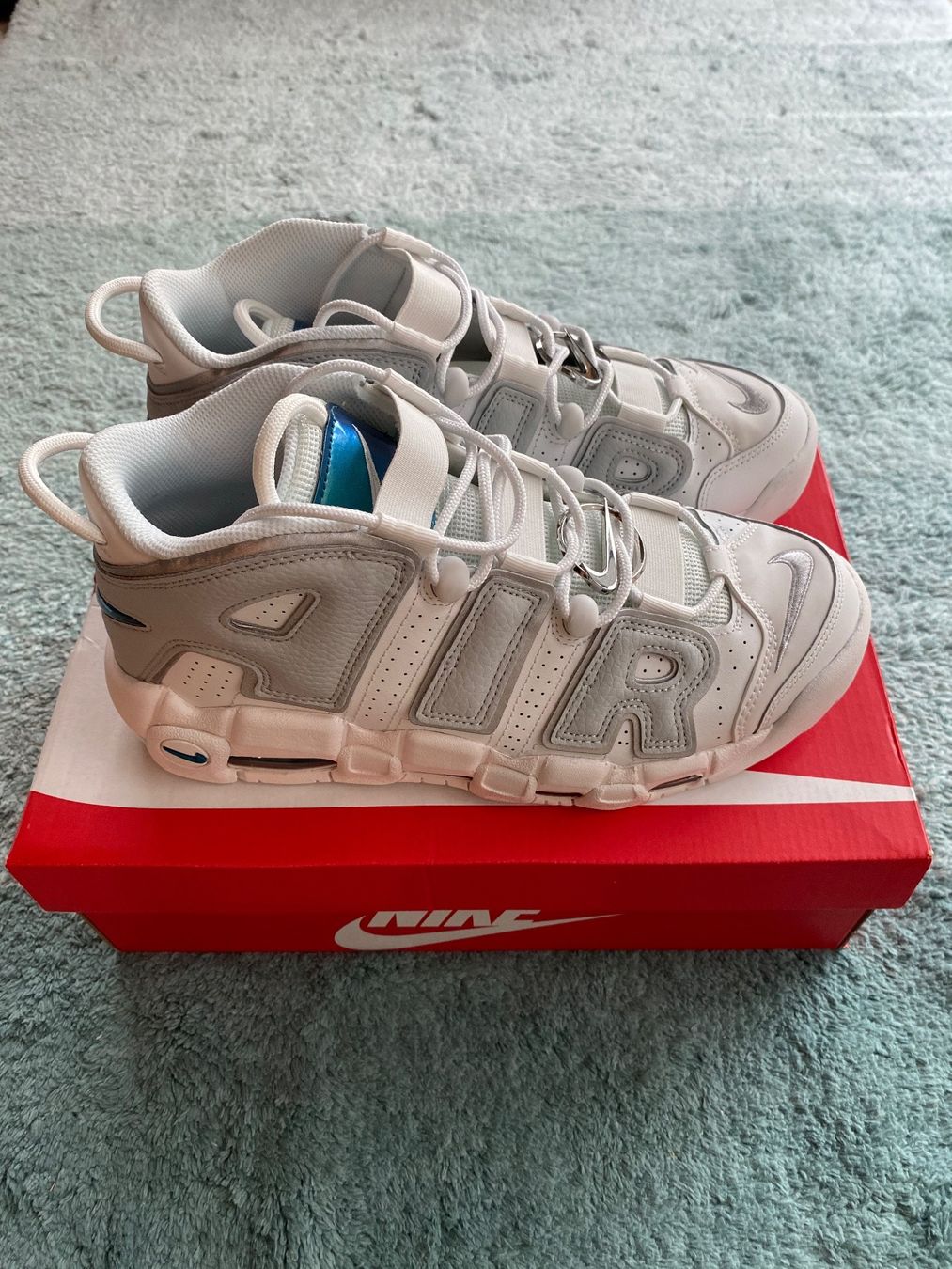 Nike Herrenschuhe: Nike More Uptempo FLS – Neu und originalverpackt aus Widnau von Streetclothing
