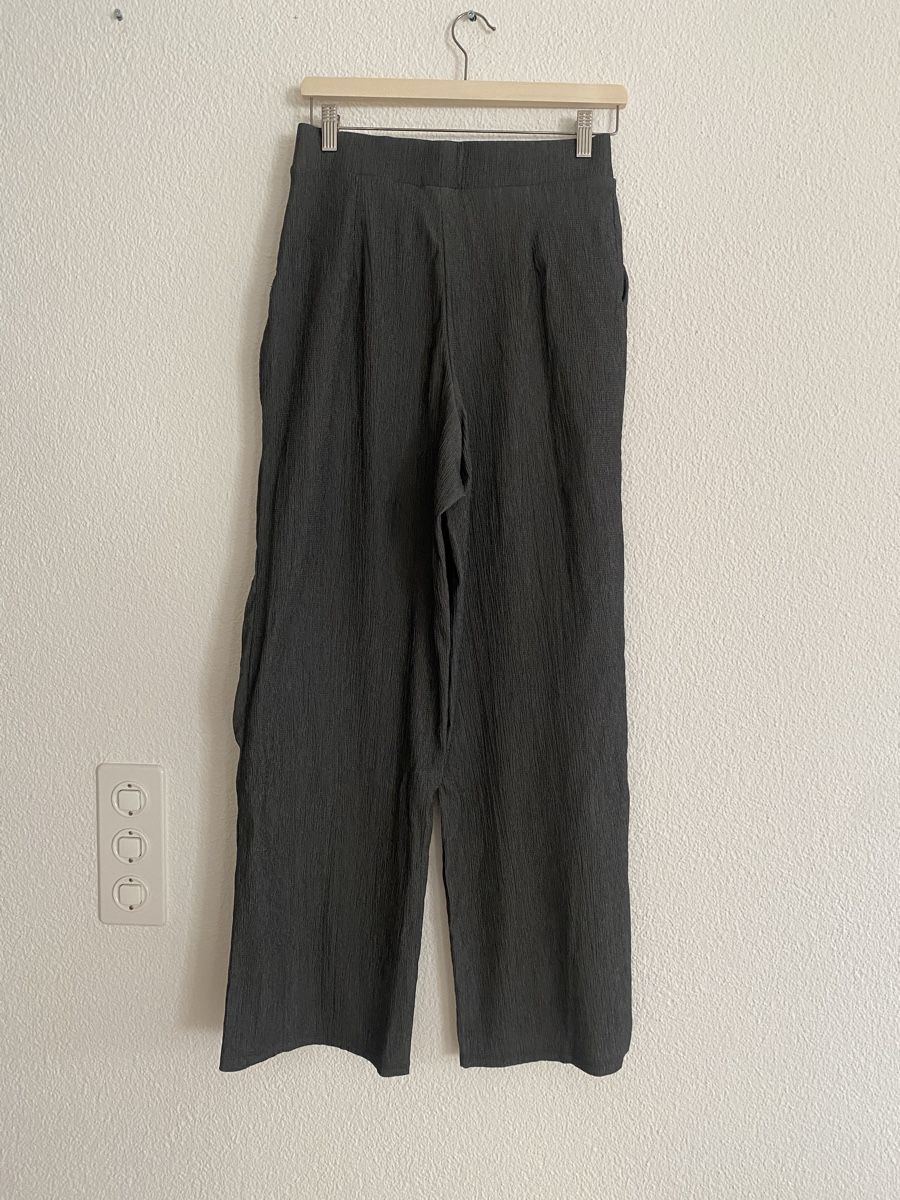 H&M Hosen: Grau melierte Stoffhose H&M – Gebraucht aus Luzern von champagnelaury 1