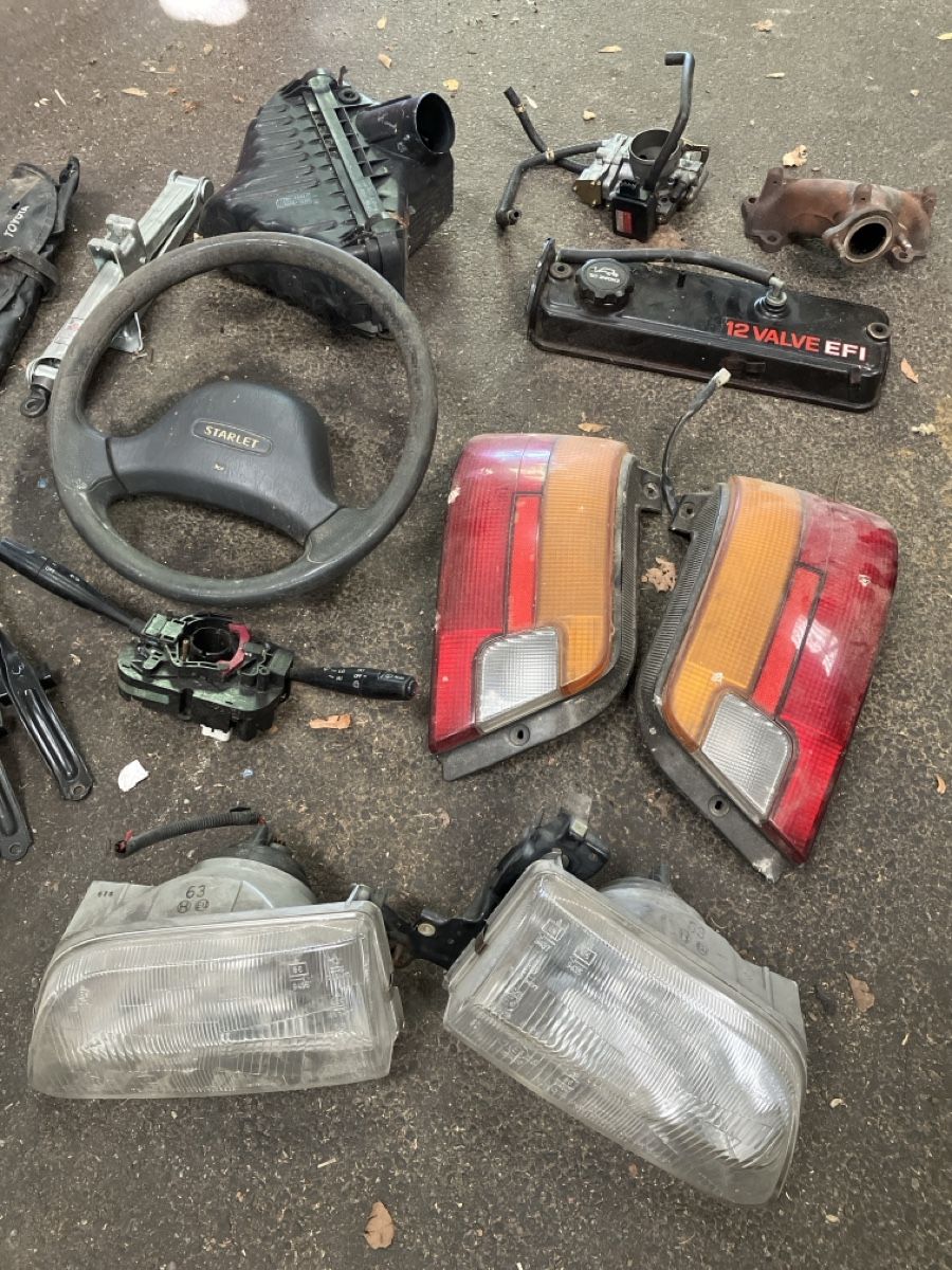 Toyota Tutti pezzi di ricambio auto: Toyota Starlet P8 Autoteile – Usato da Andelfingen venduto da lar0uge