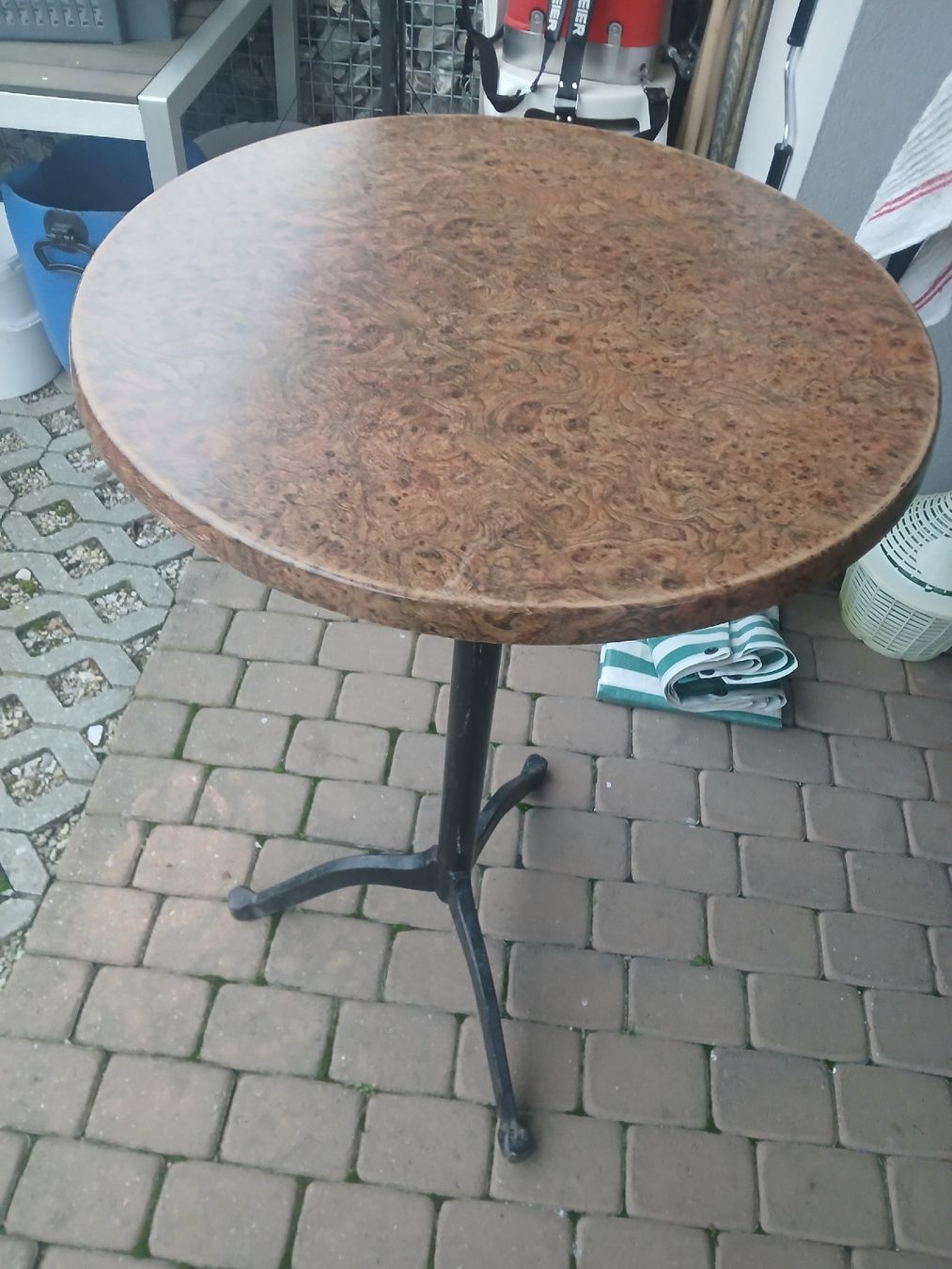 Tavoli: Charmante table haute  bistrot vintage – Usato da Corcelles-Payerne venduto da evalyne 3